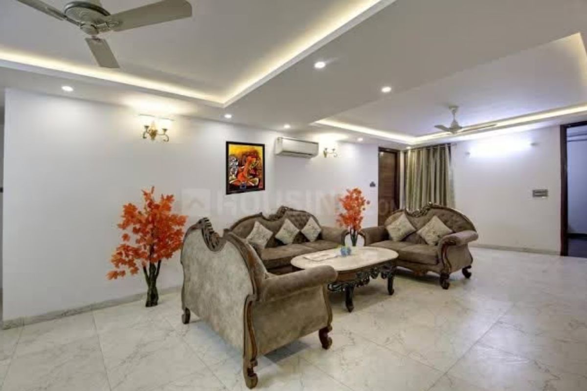 Premium Residential Plot Noida: Park Facing Gem