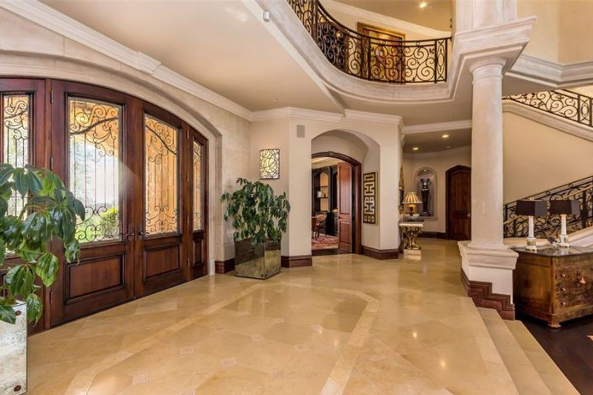 Spacious Family Kothi